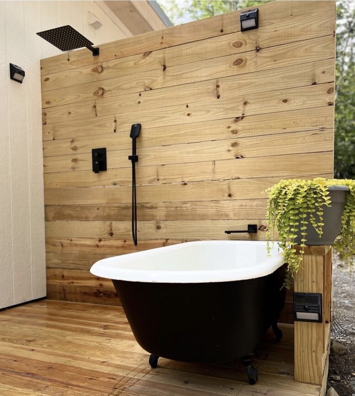 MSH Customer Builds New Hampshire Modern Outdoor Bath