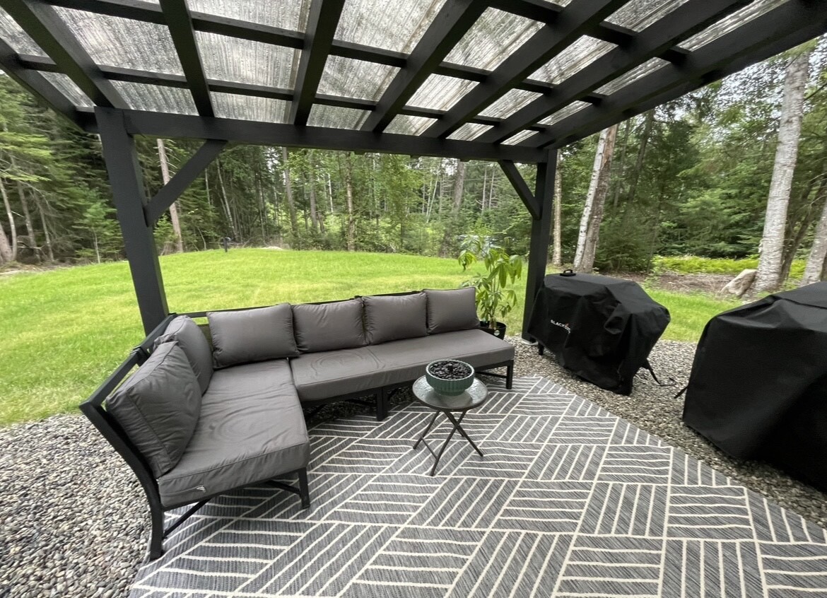 MSH Customer Builds New Hampshire Modern Outdoor Seating