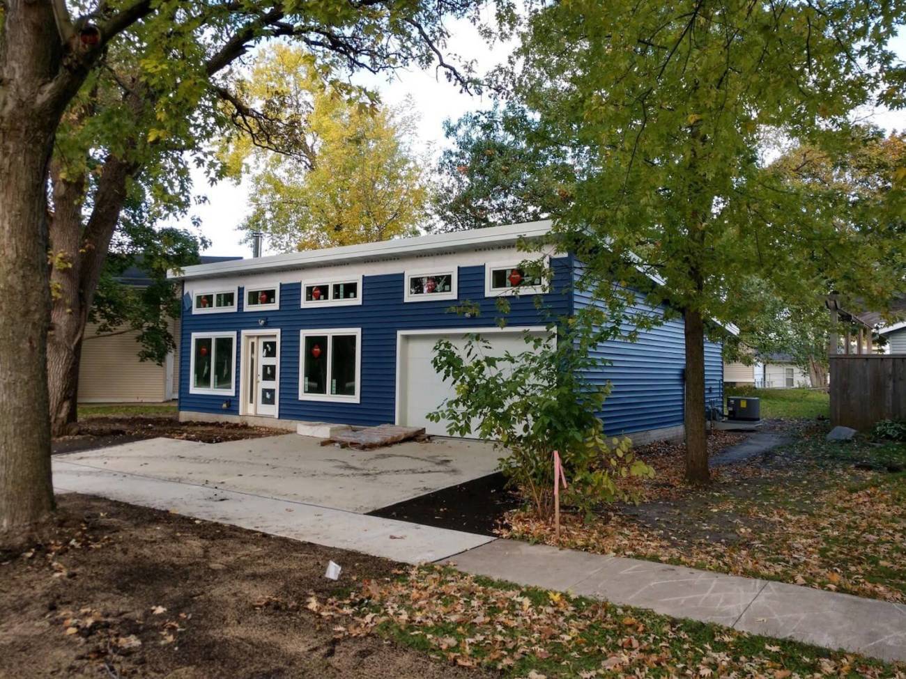 Modern Clear Lake Iowa Complete 9 GHM2v K original 1300x975