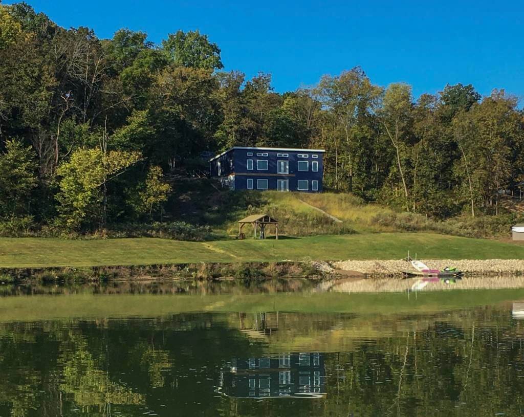 Iowa lakehouse