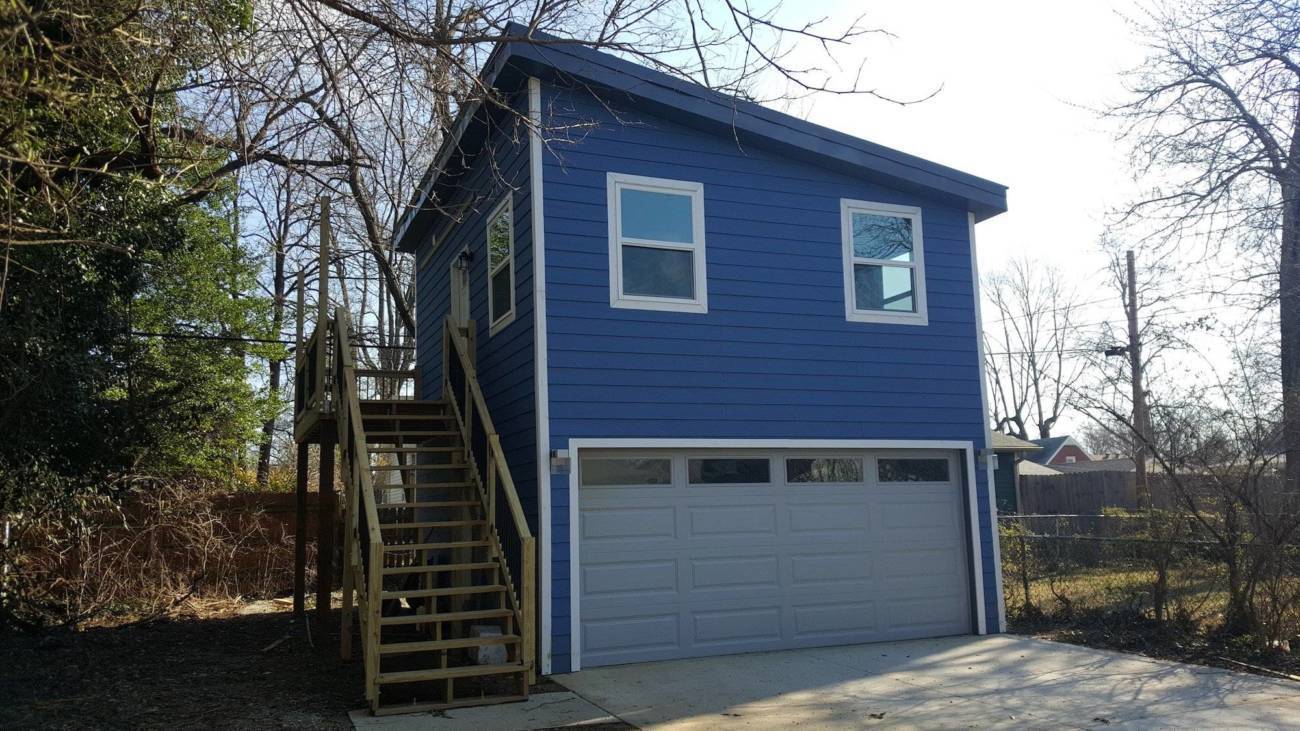 Photo of a nearly completed Carriage House