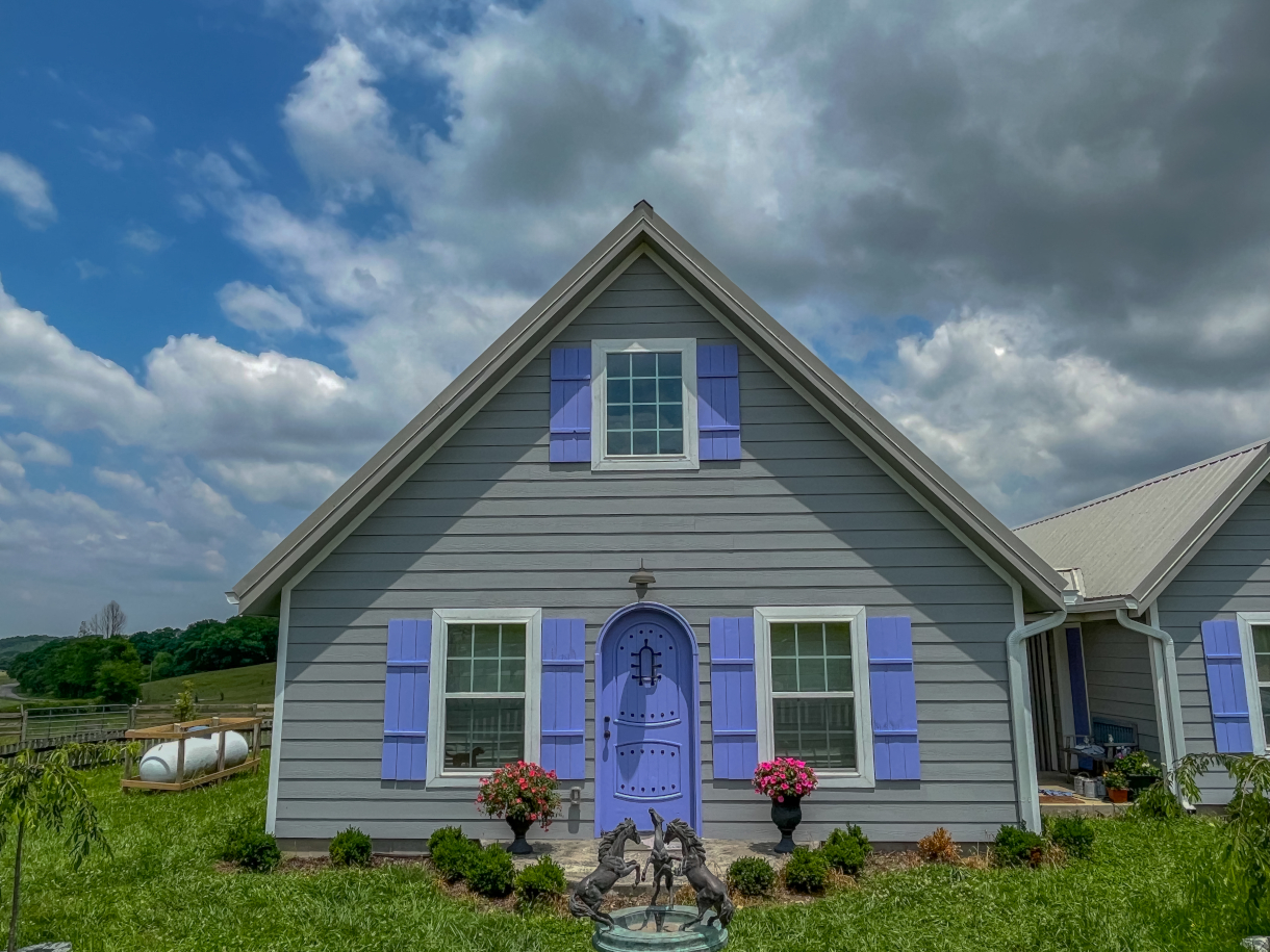 Front facing photo of Pulaski cottage