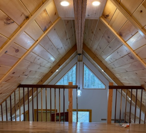 Photo of Yorktown Heights cottage from the loft, looking at the front entrance