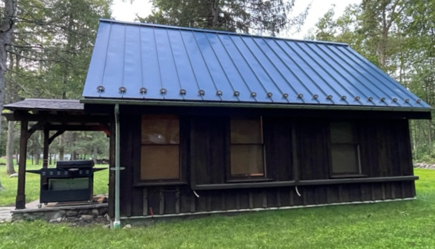 Photo of Yorktown Heights cottage from right side view