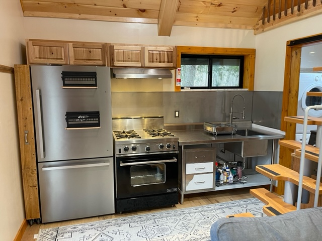 Photo of Yorktown Heights cottage kitchen