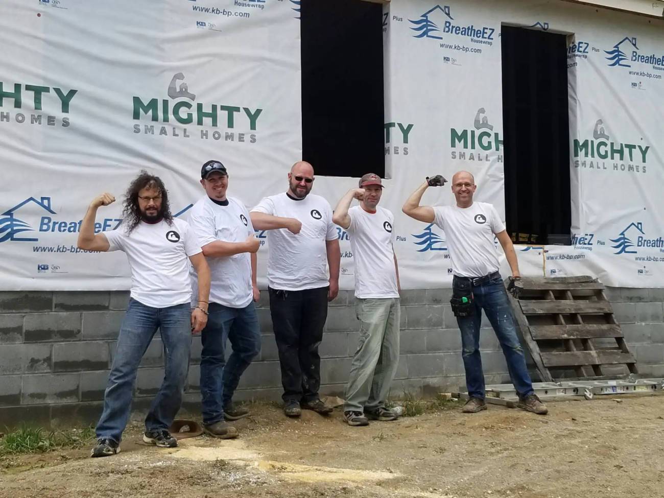 Photo of the Do-It-Yourselfer crew after completing assembly of a Ranch kit