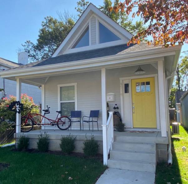 Front facing photo of a custom Cottage