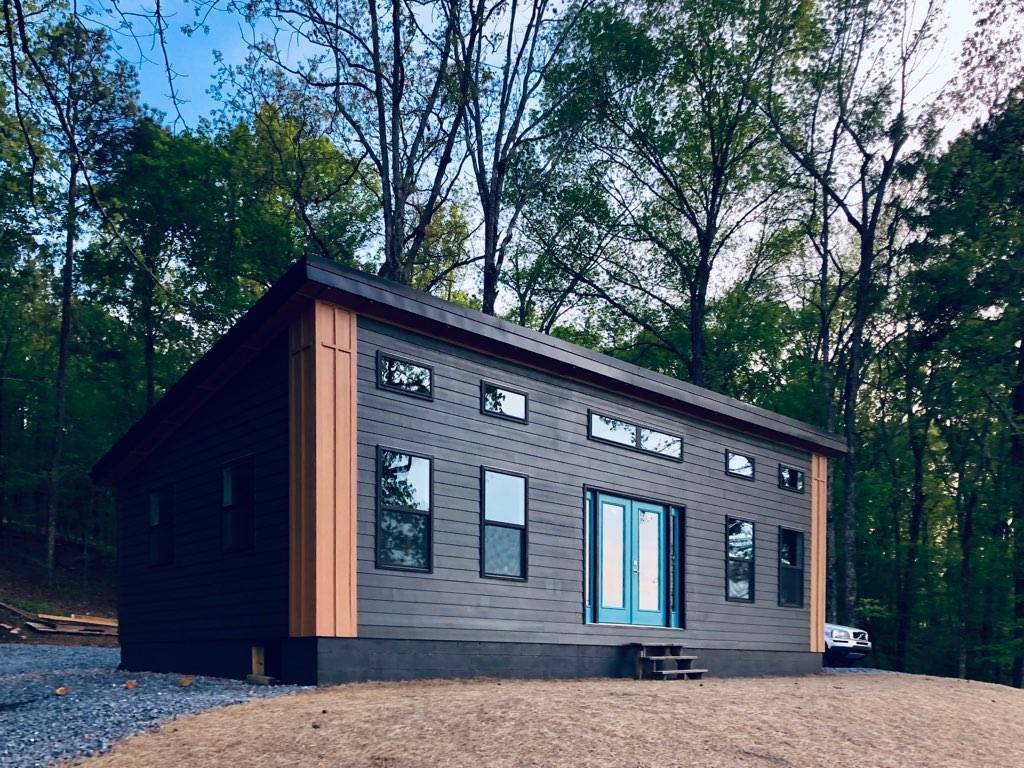 Photo from front-left of an 800 square foot Modern