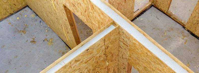 photo showing cross section of prefab panel walls in a house kit